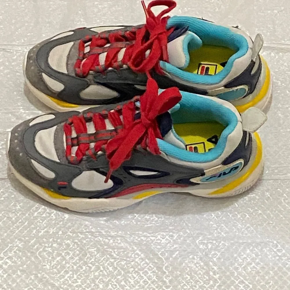 Fila Boveasorus Women’s Sneakers with Red, Blue, and Yellow Accents Size 6 US